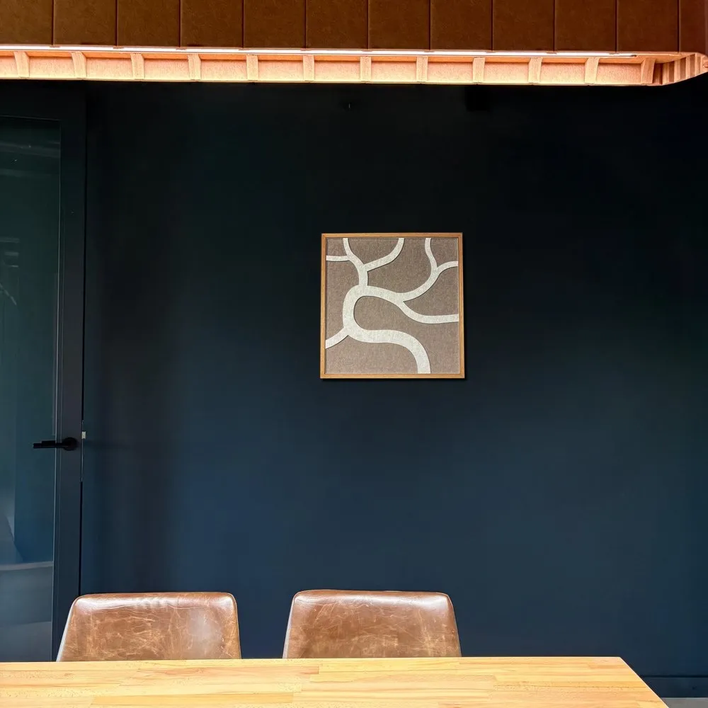 Organic Creations Flow akoestisch wandpaneel in een rustig interieur